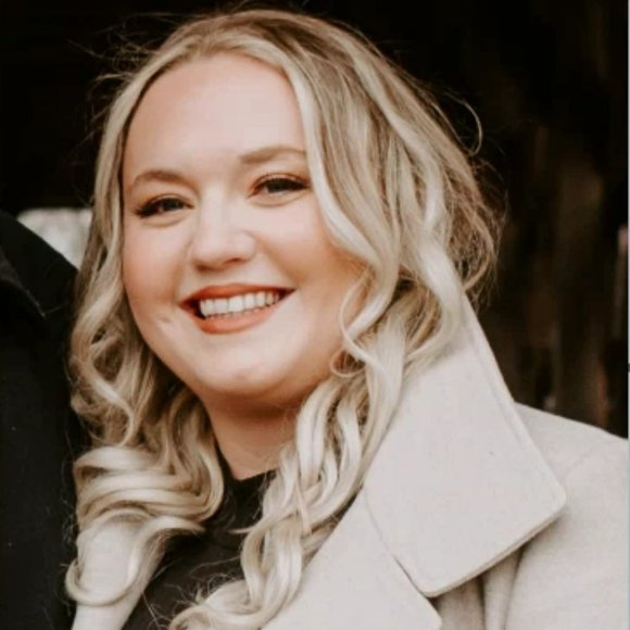 Meet your Posher, Chloe - Picture 1 of 1